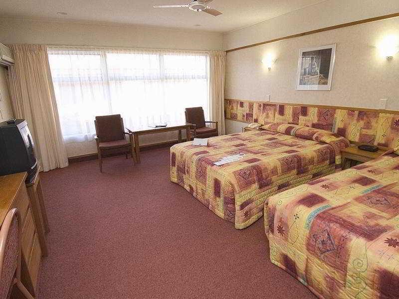 Distinction Hamilton Hotel & Conference Centre חדר תמונה
