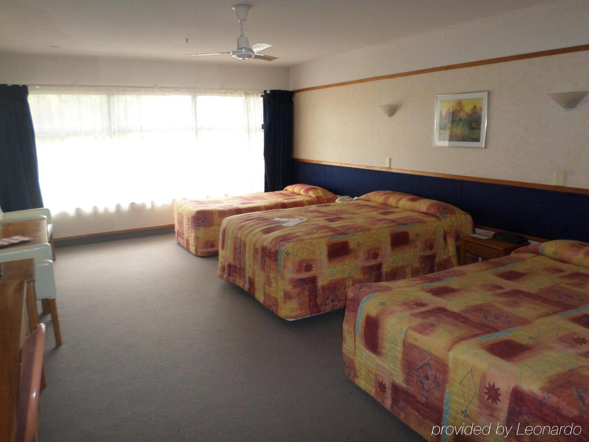 Distinction Hamilton Hotel & Conference Centre מראה חיצוני תמונה