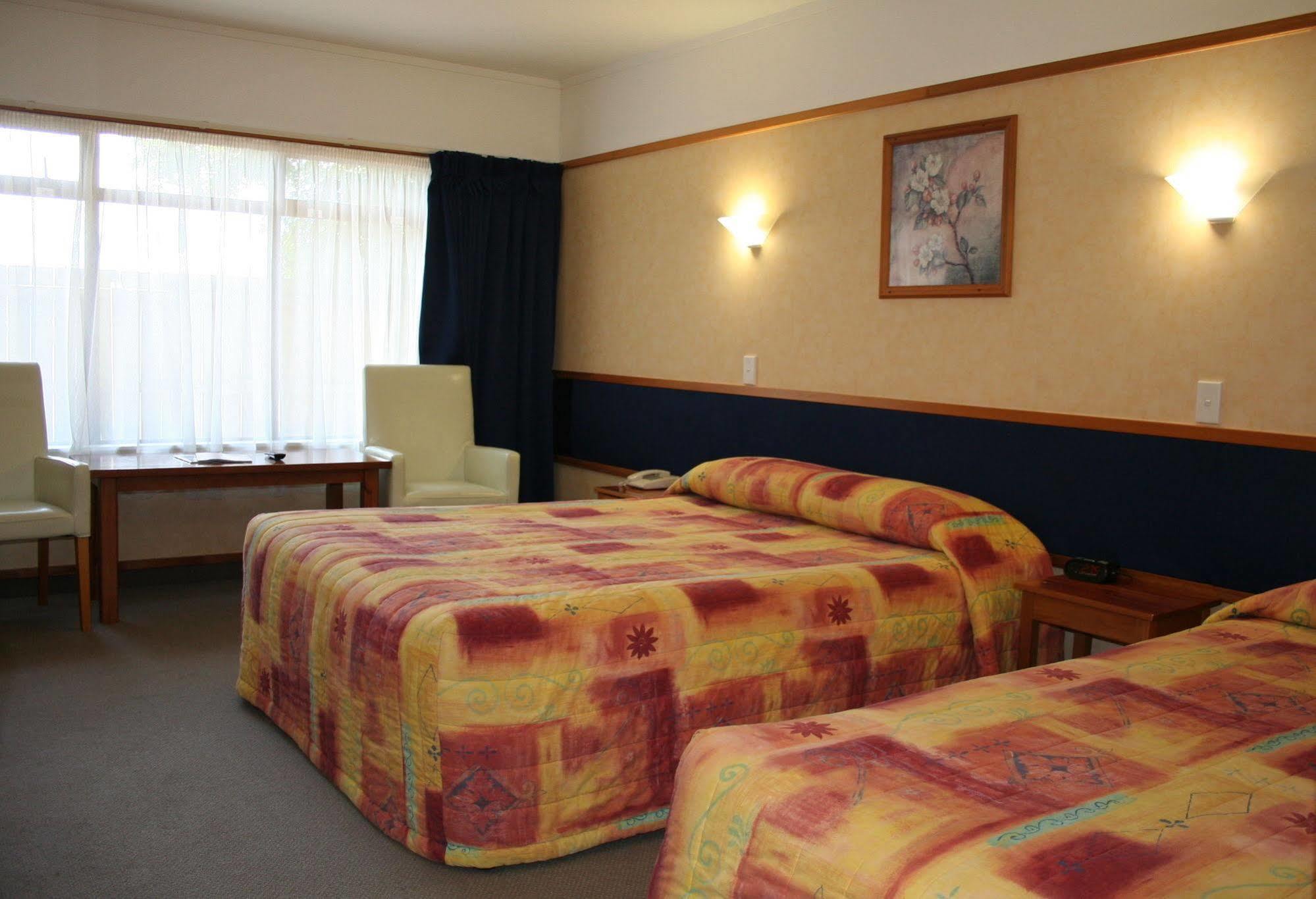 Distinction Hamilton Hotel & Conference Centre מראה חיצוני תמונה